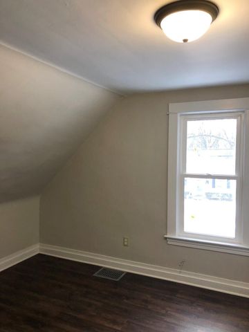 136 N Berkley Street, Kalamazoo, MI 49006