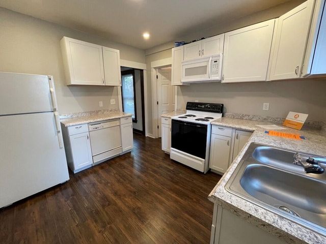 136 N Berkley Street, Kalamazoo, MI 49006