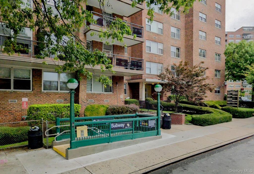107-21 Queens Boulevard Suite 8, Forest Hills, NY 11375 — exterior