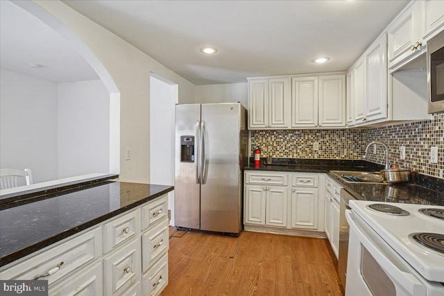 124 KEY PKWY, Frederick, MD 21702