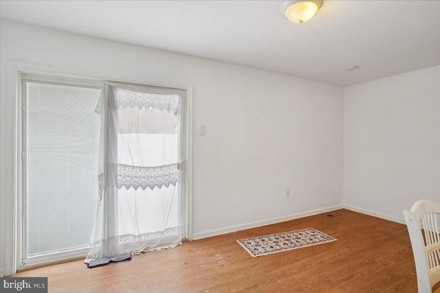 124 KEY PKWY, Frederick, MD 21702