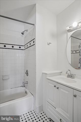 124 KEY PKWY, Frederick, MD 21702