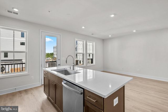 43298 FARRINGDON SQ, Broadlands, VA 20148