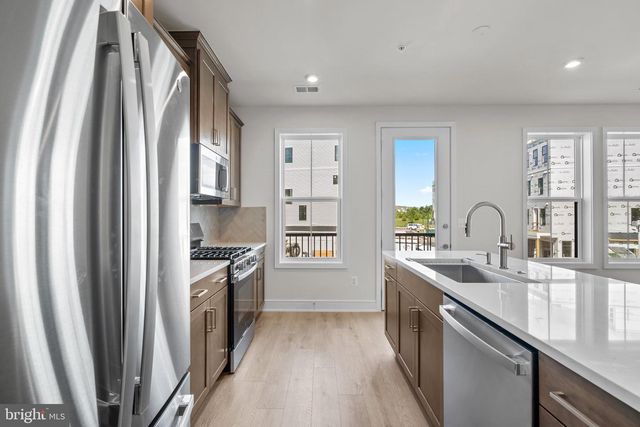 43298 FARRINGDON SQ, Broadlands, VA 20148