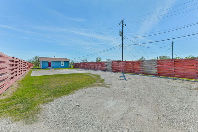 20006 Sanchez Road, Alvin, TX 77511