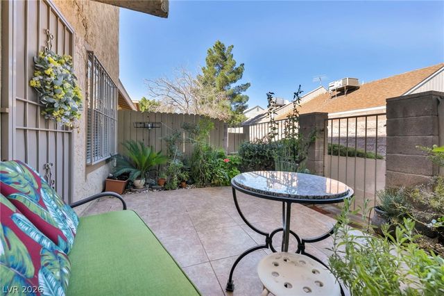 6412 Big Pine Way, Las Vegas, NV 89108