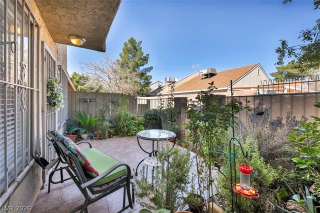 6412 Big Pine Way, Las Vegas, NV 89108