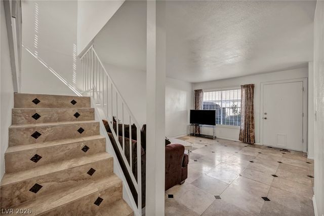 6412 Big Pine Way, Las Vegas, NV 89108