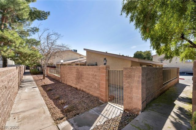 6412 Big Pine Way, Las Vegas, NV 89108