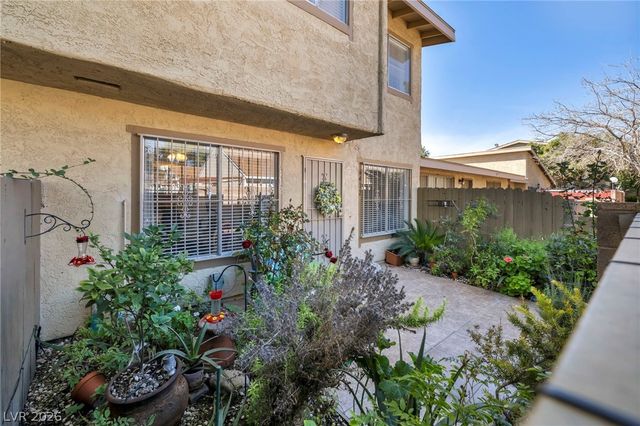 6412 Big Pine Way, Las Vegas, NV 89108