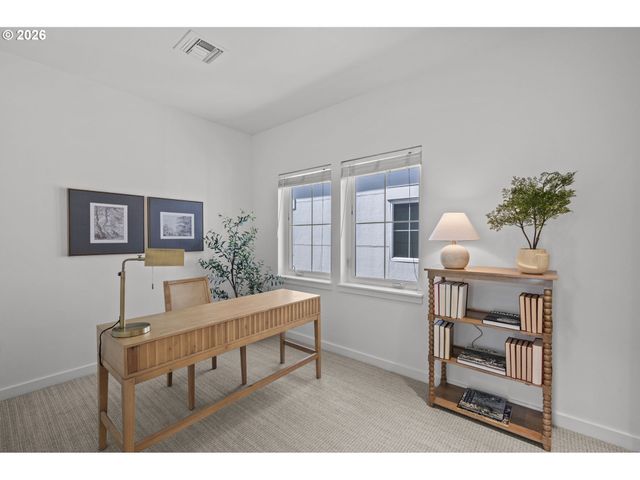 10606 Se MAIN St 204, Milwaukie, OR 97222