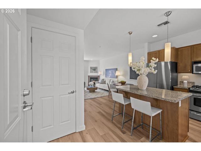 10606 Se MAIN St 204, Milwaukie, OR 97222