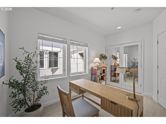 10606 Se MAIN St 204, Milwaukie, OR 97222