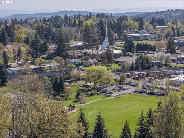 10606 Se MAIN St 204, Milwaukie, OR 97222