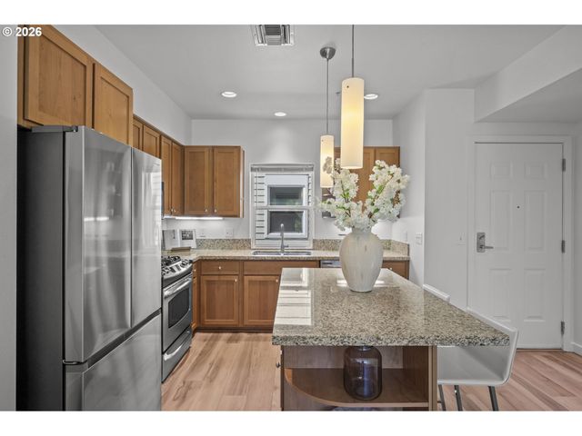 10606 Se MAIN St 204, Milwaukie, OR 97222