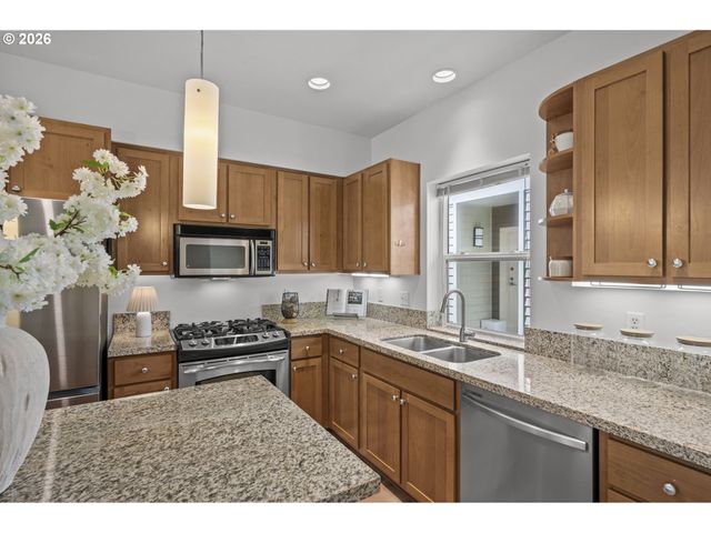 10606 Se MAIN St 204, Milwaukie, OR 97222