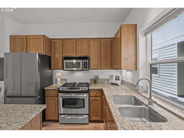 10606 Se MAIN St 204, Milwaukie, OR 97222