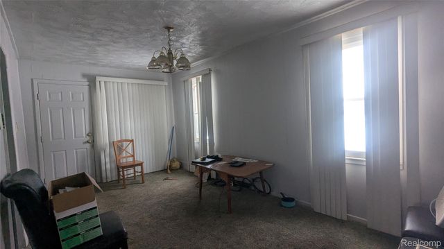 447 E Wilson Avenue, Pontiac, MI 48341