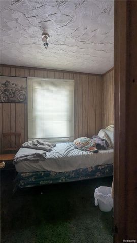 447 E Wilson Avenue, Pontiac, MI 48341