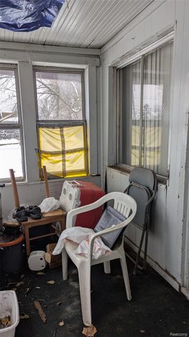 447 E Wilson Avenue, Pontiac, MI 48341