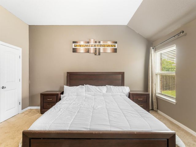 804 Farm House DR, Hutto, TX 78634