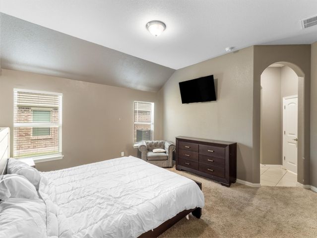 804 Farm House DR, Hutto, TX 78634