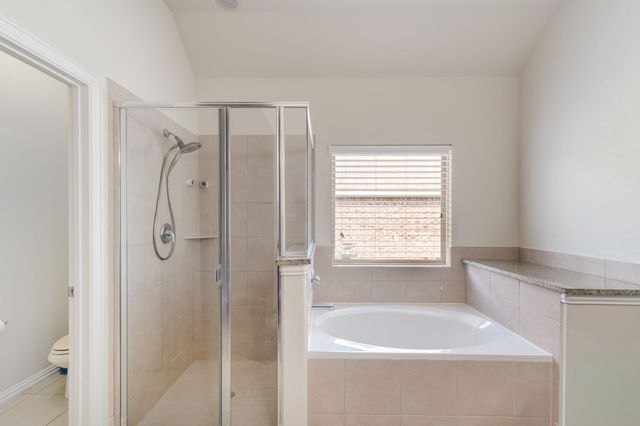 804 Farm House DR, Hutto, TX 78634