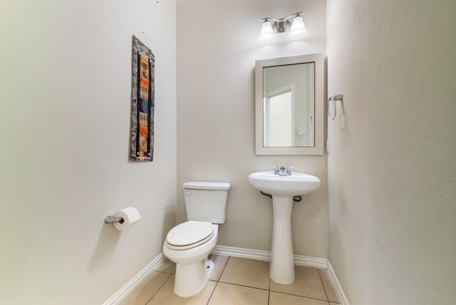 804 Farm House DR, Hutto, TX 78634