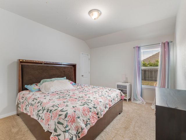 804 Farm House DR, Hutto, TX 78634