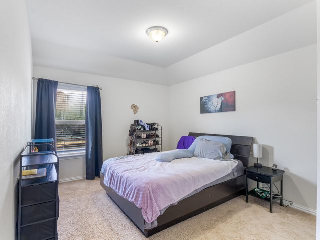 804 Farm House DR, Hutto, TX 78634