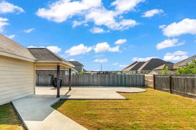 804 Farm House DR, Hutto, TX 78634