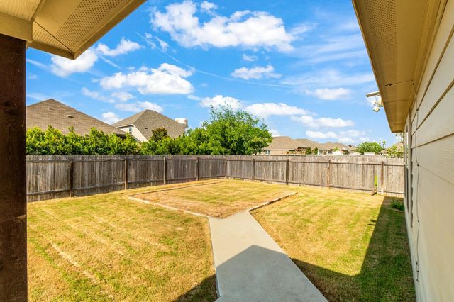 804 Farm House DR, Hutto, TX 78634