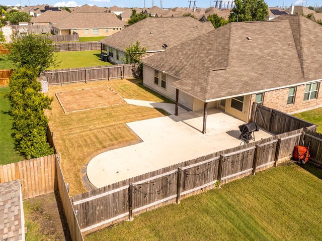 804 Farm House DR, Hutto, TX 78634