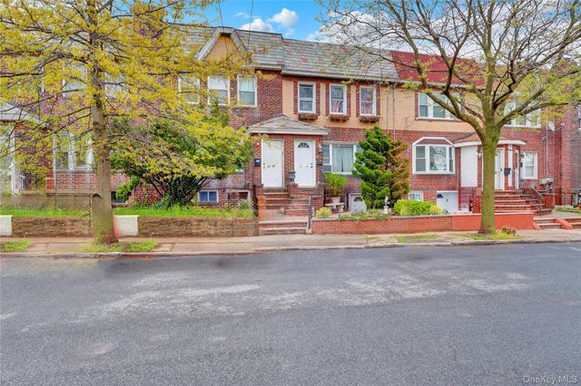 32-12 Baywater Court, Far Rockaway, NY 11691