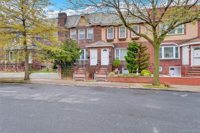 32-12 Baywater Court, Far Rockaway, NY 11691