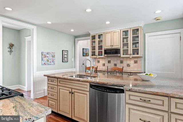 420 SYCAMORE AVE, Merion Station, PA 19066