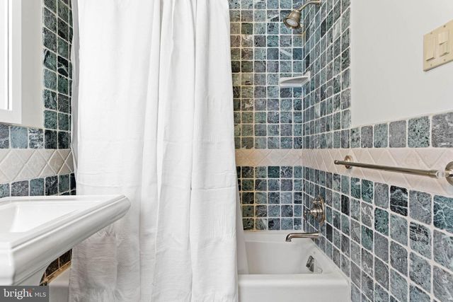 420 SYCAMORE AVE, Merion Station, PA 19066