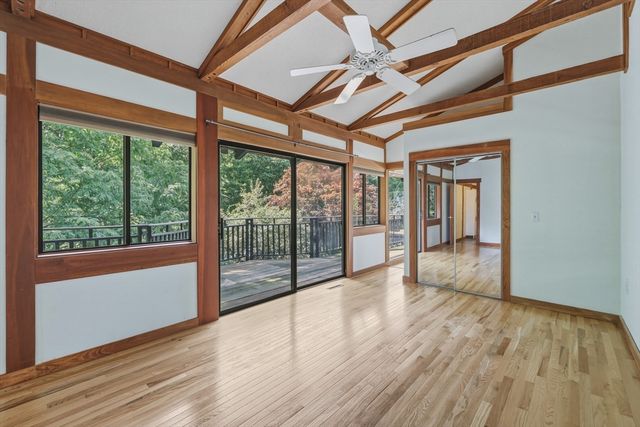 5 Laurel Ridge Dr, Belchertown, MA 01007
