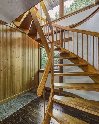 5 Laurel Ridge Dr, Belchertown, MA 01007
