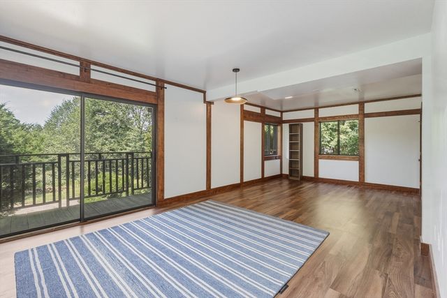 5 Laurel Ridge Dr, Belchertown, MA 01007