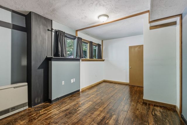 5 Laurel Ridge Dr, Belchertown, MA 01007