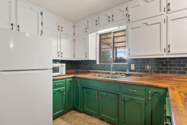 20 Cactus Drive, Los Lunas, NM 87031
