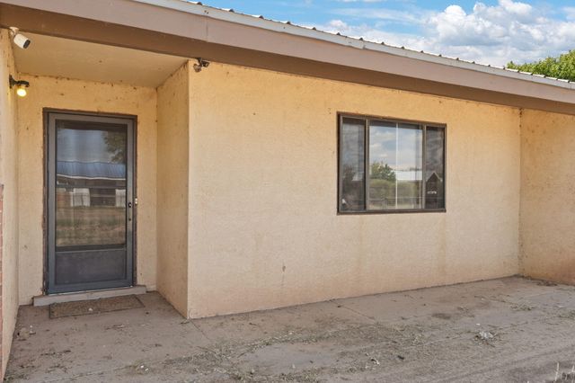20 Cactus Drive, Los Lunas, NM 87031