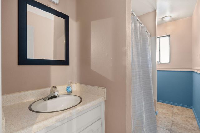 20 Cactus Drive, Los Lunas, NM 87031