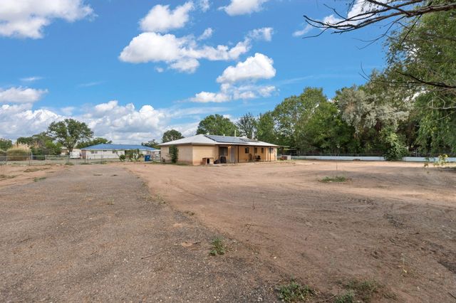 20 Cactus Drive, Los Lunas, NM 87031