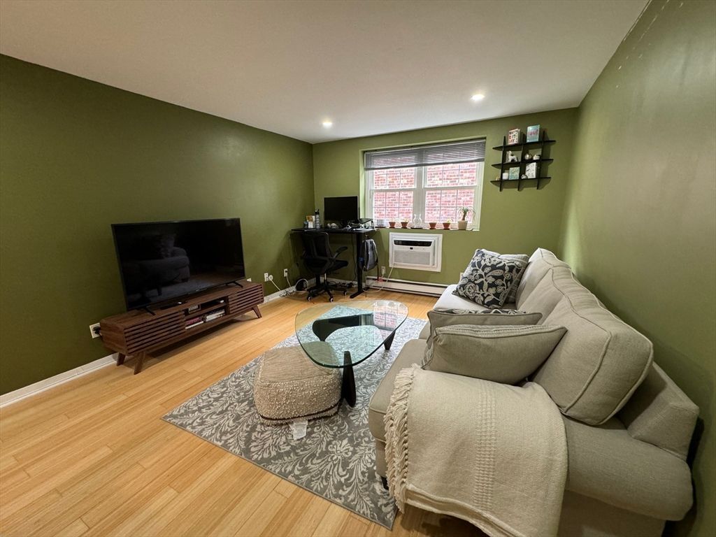 116 Sycamore St 22, Somerville, MA 02145