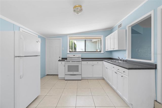 3711 W LEILA AVENUE, Tampa, FL 33611
