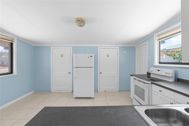3711 W LEILA AVENUE, Tampa, FL 33611