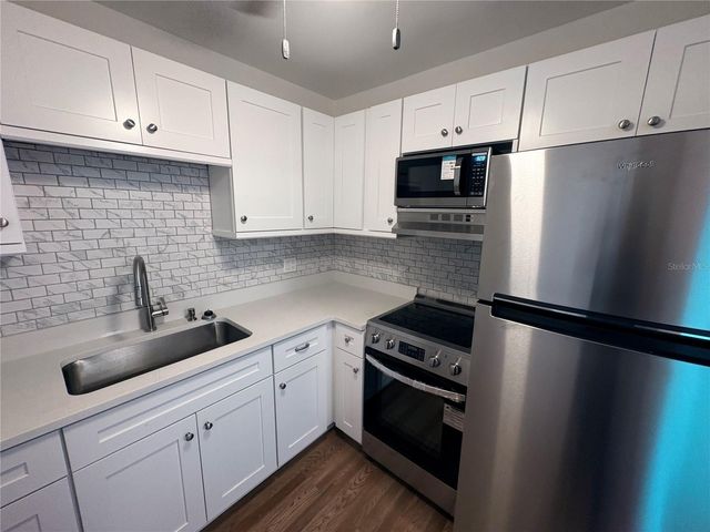 3101 BEE RIDGE ROAD 208, Sarasota, FL 34239