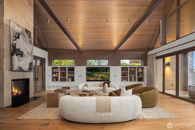 1796 Harrison Way NE, Issaquah, WA 98029